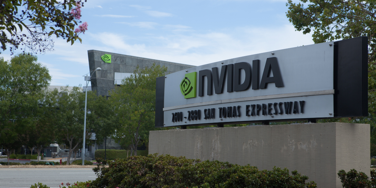 Proč dnes akcie Nvidia (NVDA) klesají o 6 %?