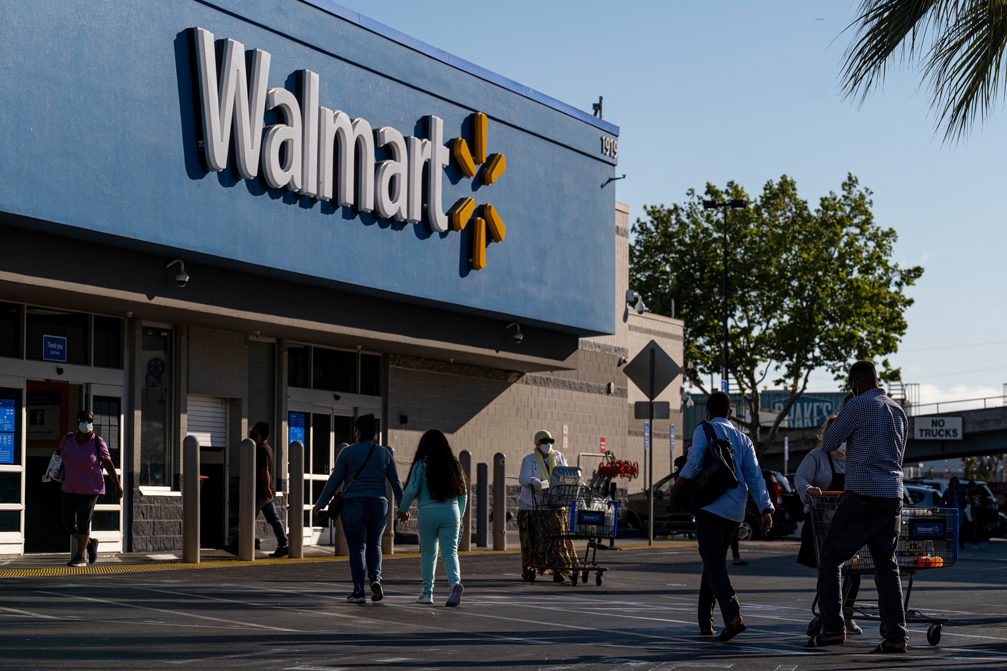 Akcie Walmartu po velkolepé zprávě o výsledcích skokově rostou 