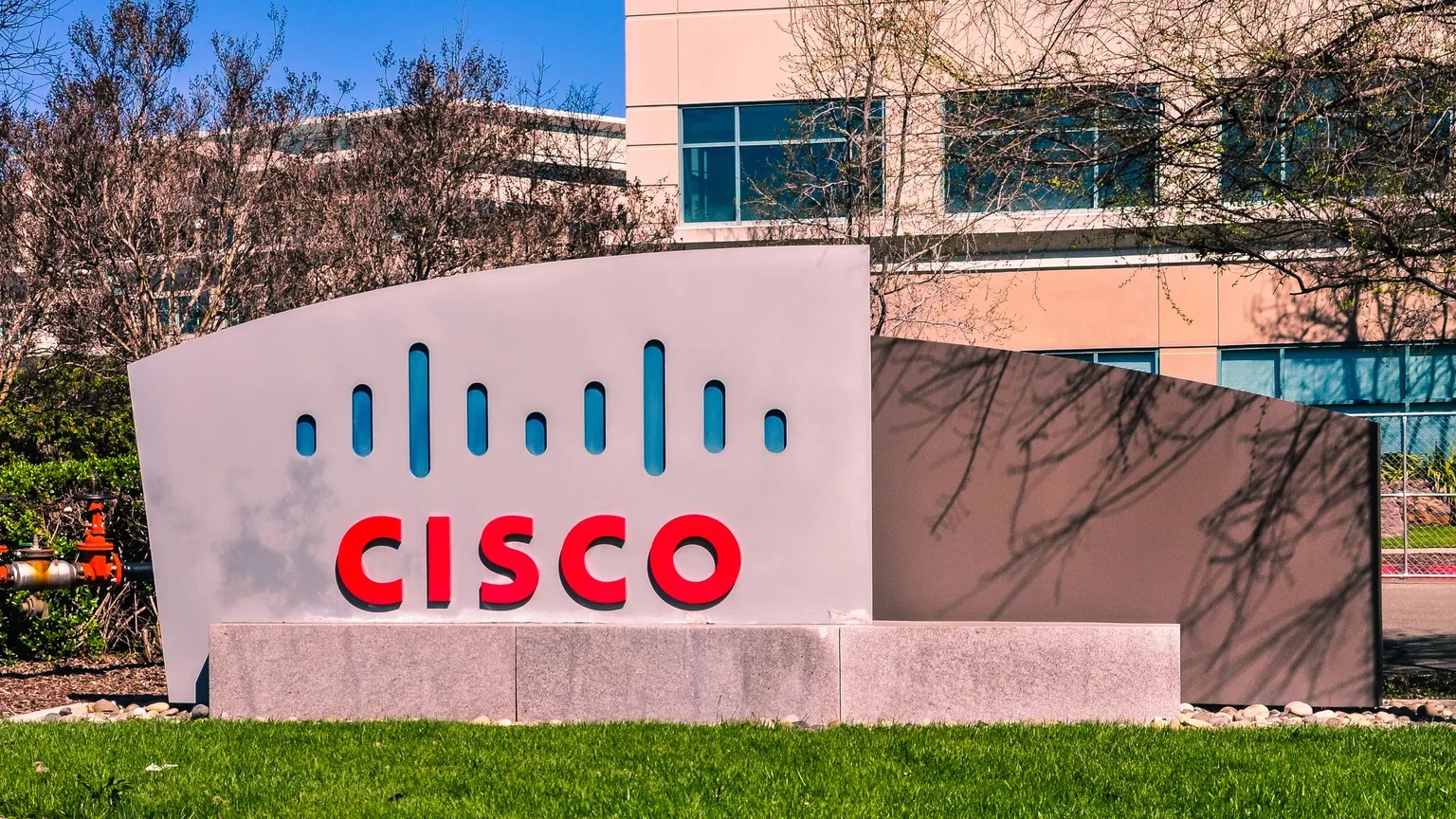 Cisco Systems předpovídá pozitivní výhled tržeb, protože poptávka zákazníků se stabilizuje