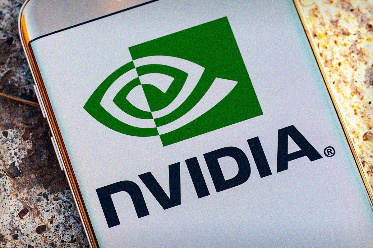 Akcie NVIDIA stoupají: Výdaje na datová centra se podle předpovědí zdvojnásobí