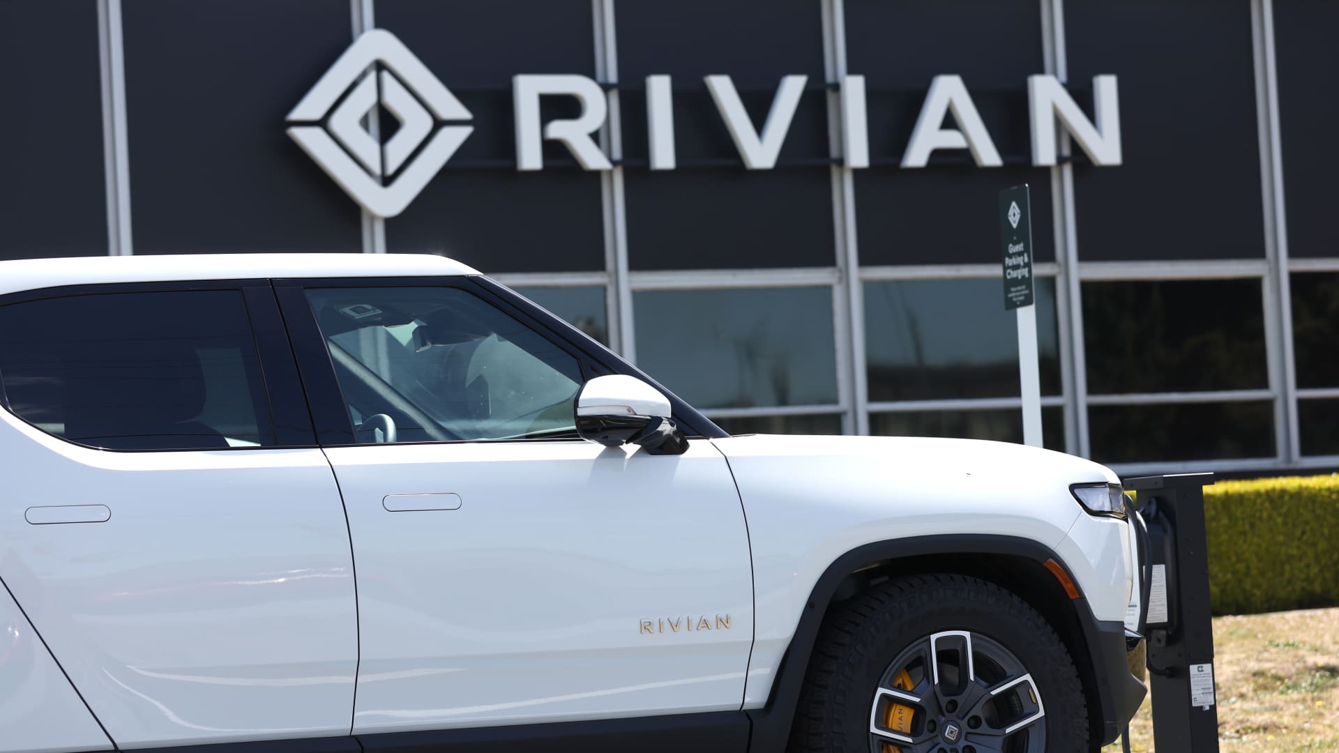 Ztráty společnosti Rivian Automotive se prohlubují