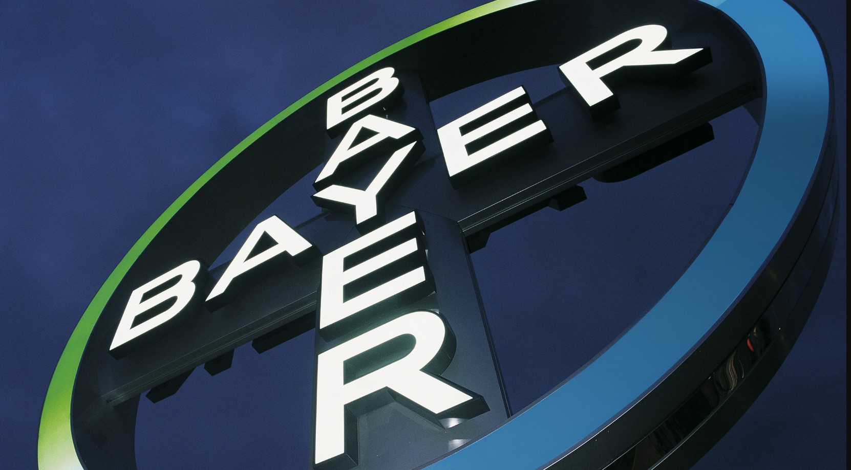 Bayer vidí v roce 2023 nižší zisk a pomalejší růst tržeb