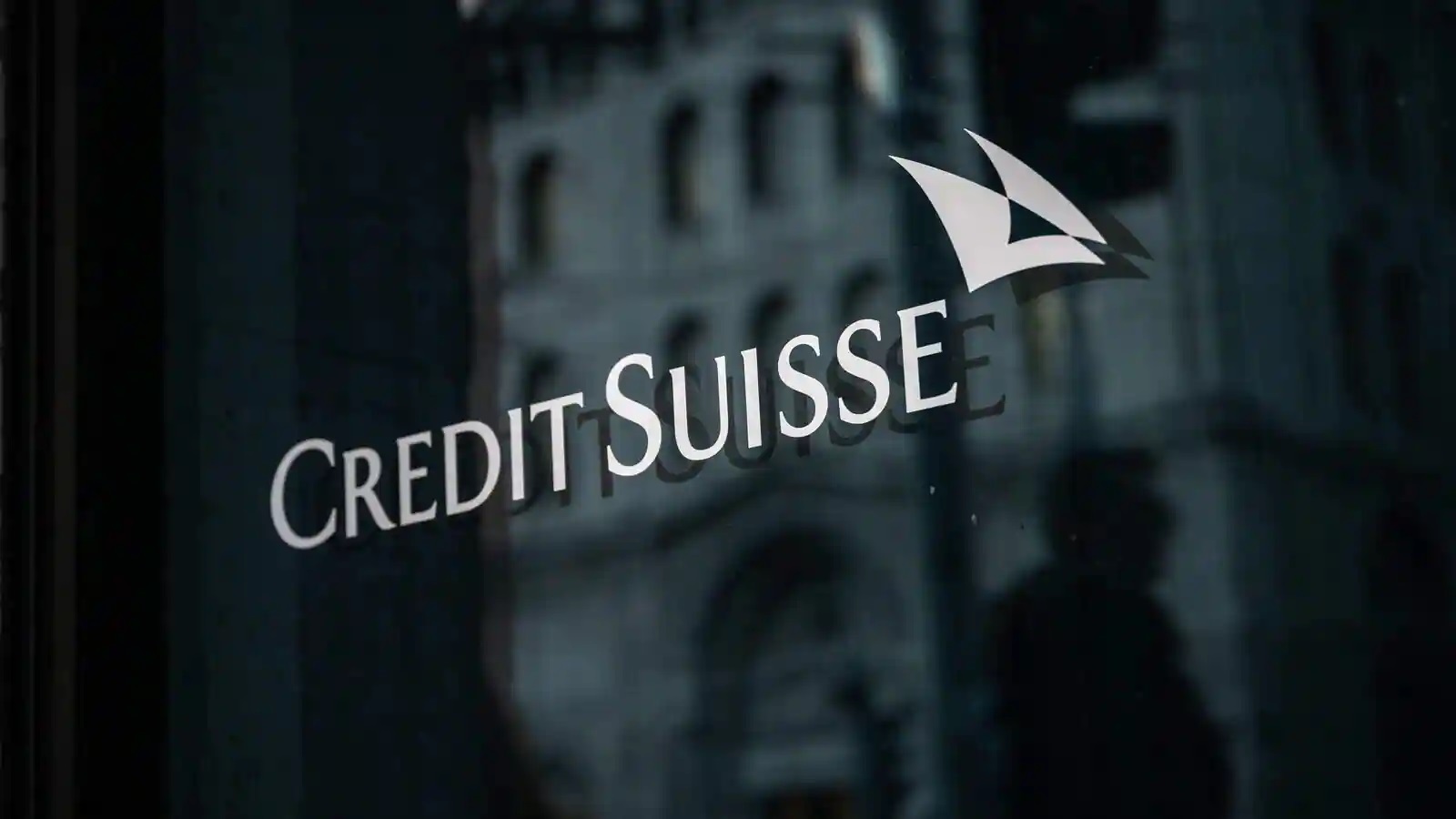 Záchrana Credit Suisse ze strany UBS neřeší bankovní krizi v USA