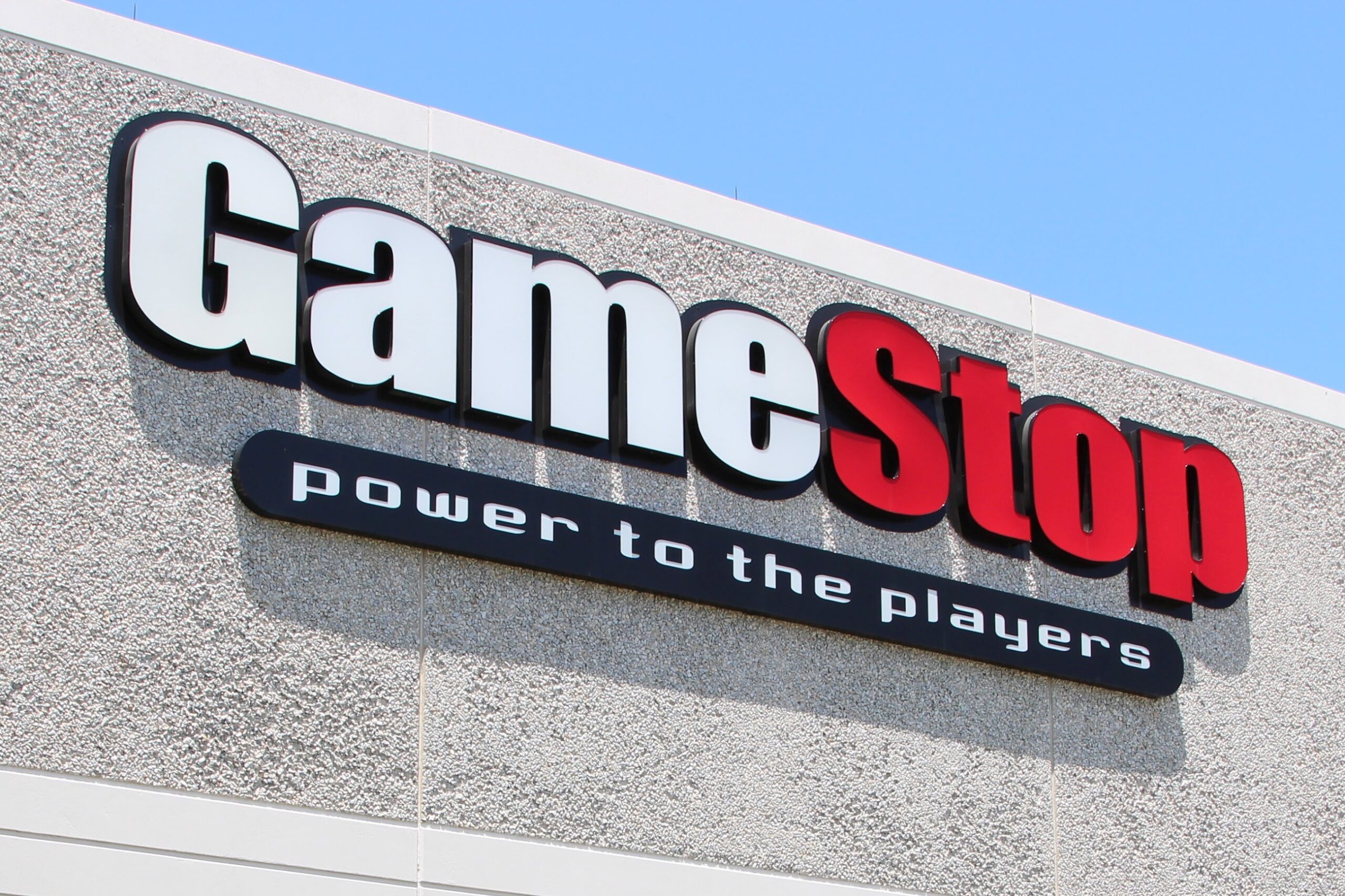 Akcie společnosti GameStop klesají po neuspokojivých výsledcích 