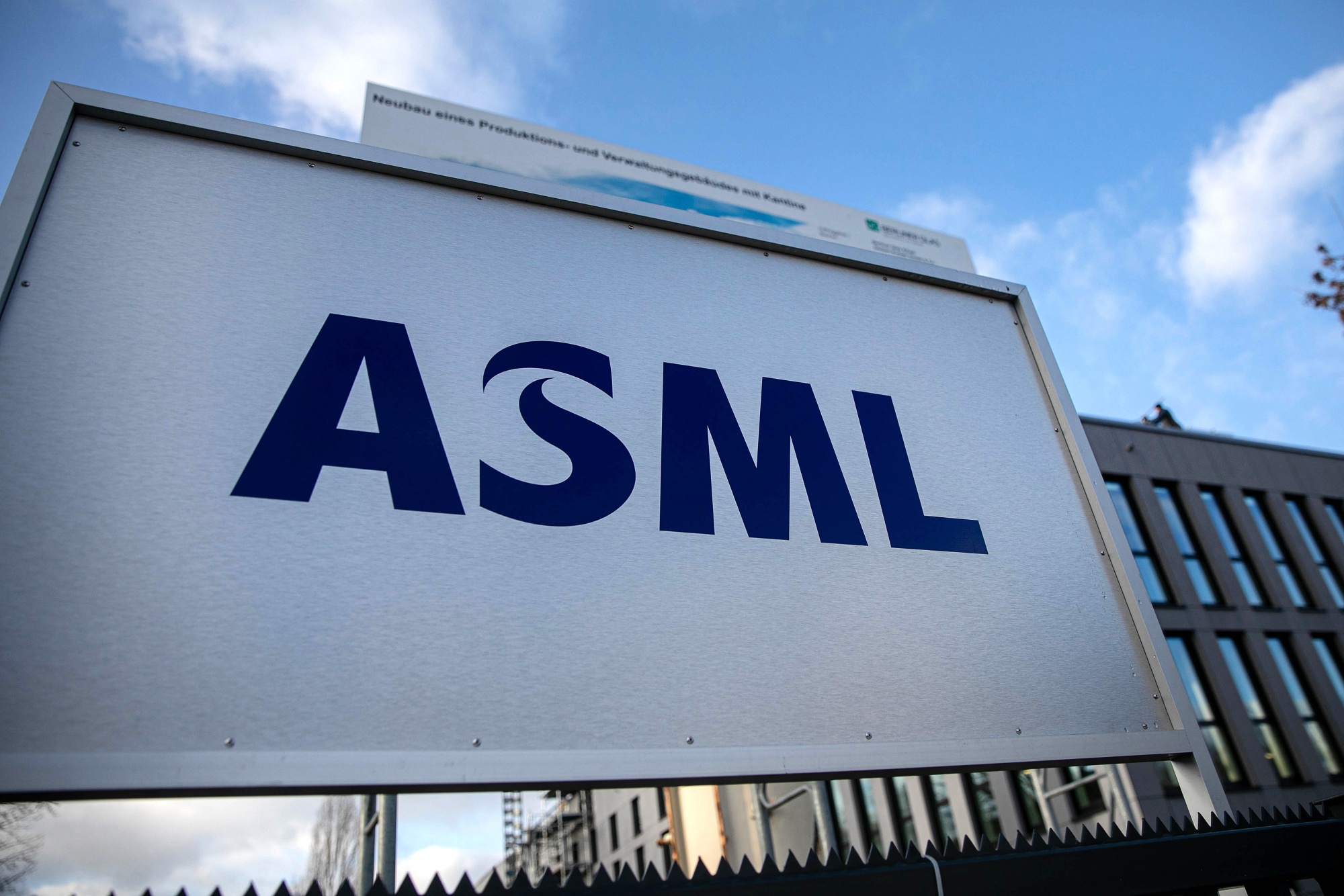 Investiční pohled na akcie společnosti ASML