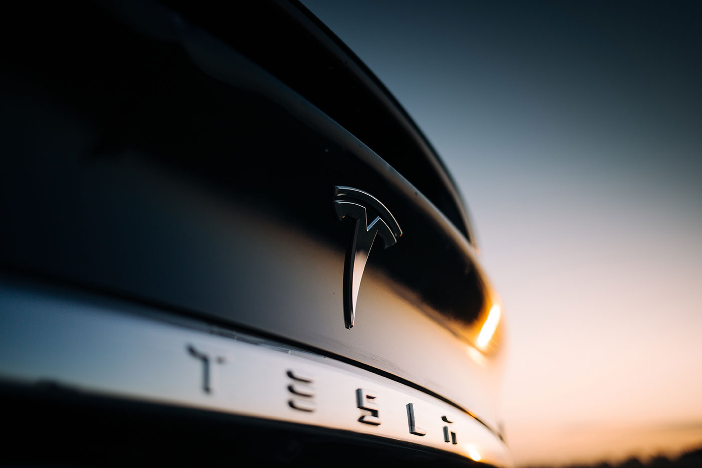 Tesla v předobchodní fázi vzrostla o 7 % 