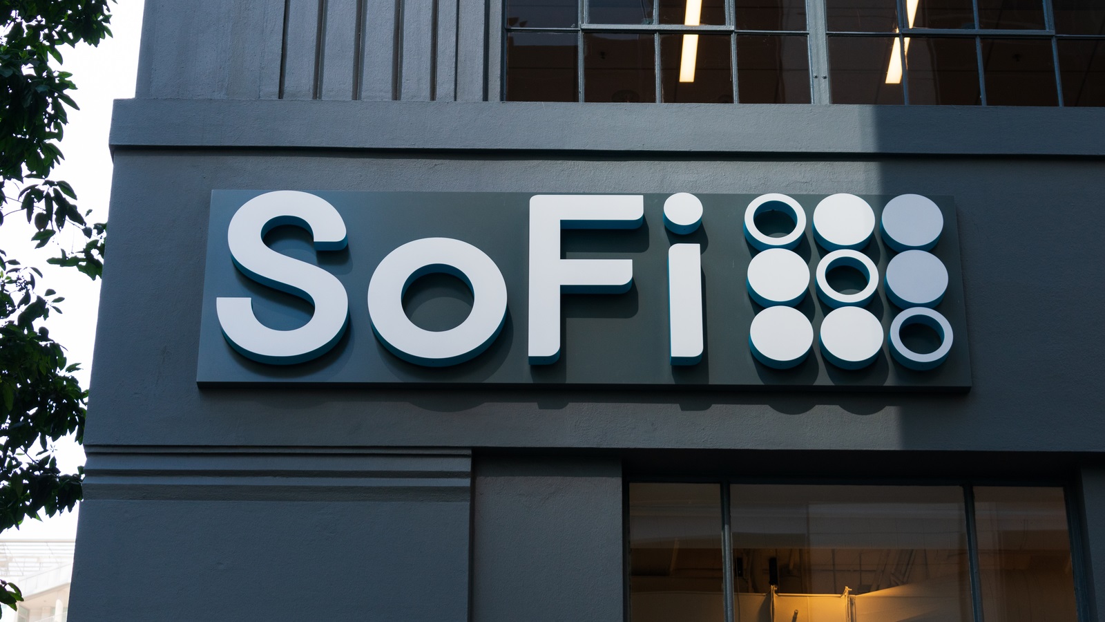 SoFi Technologies oznamuje nabídku konvertibilních dluhopisů v hodnotě 750 milionů dolarů, akcie klesají