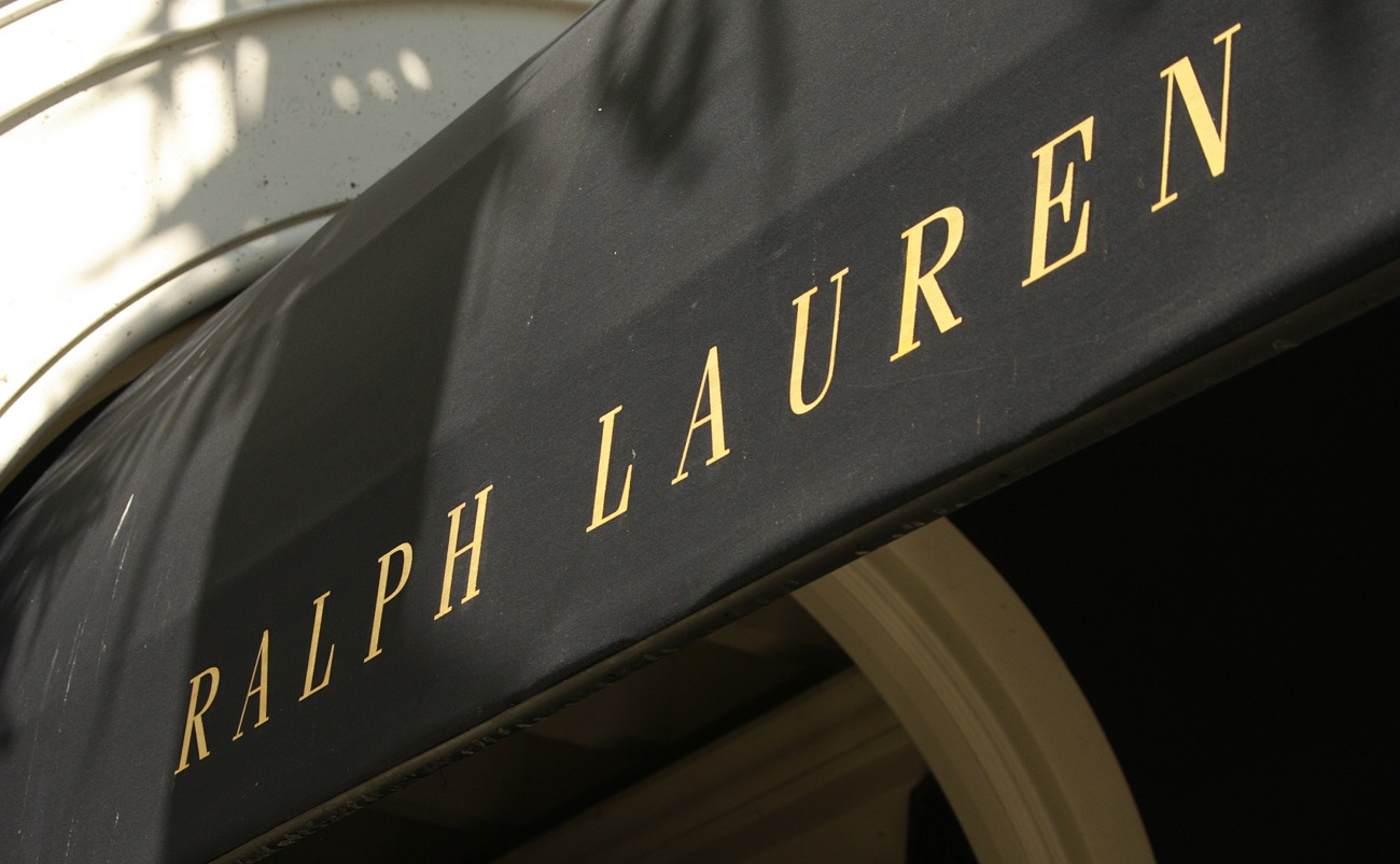 Investiční pohled na akcie společností Ralph Lauren a Simply Good Foods