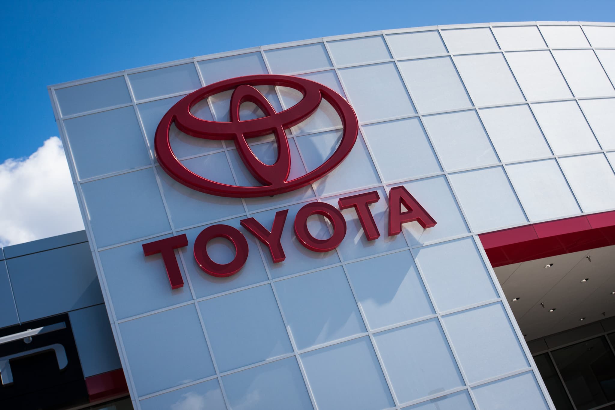 Toyota minulý týden přišla o více než 15 miliard dolarů tržní hodnoty. Co za tím stojí?