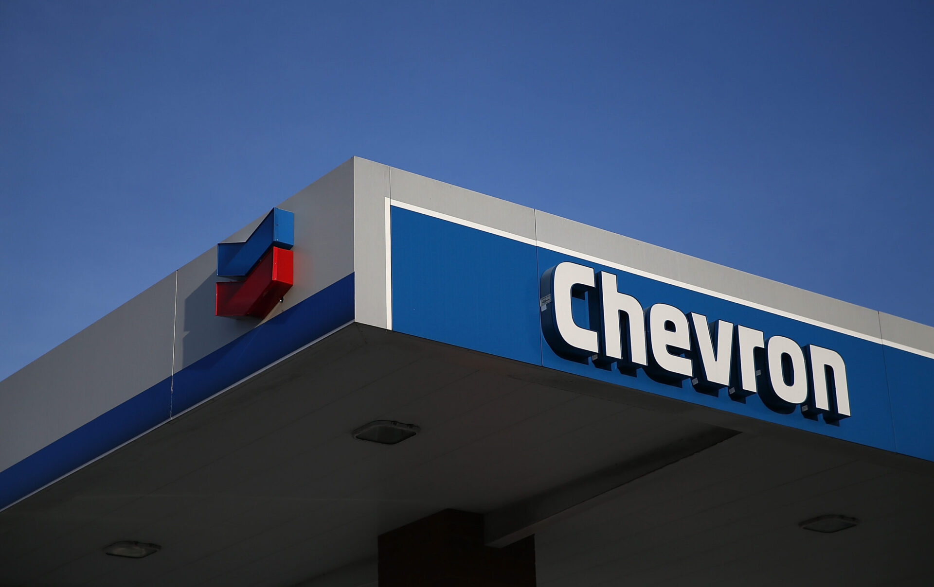 Akcie společnosti Chevron rostou díky optimismu Citi a růstu cen ropy