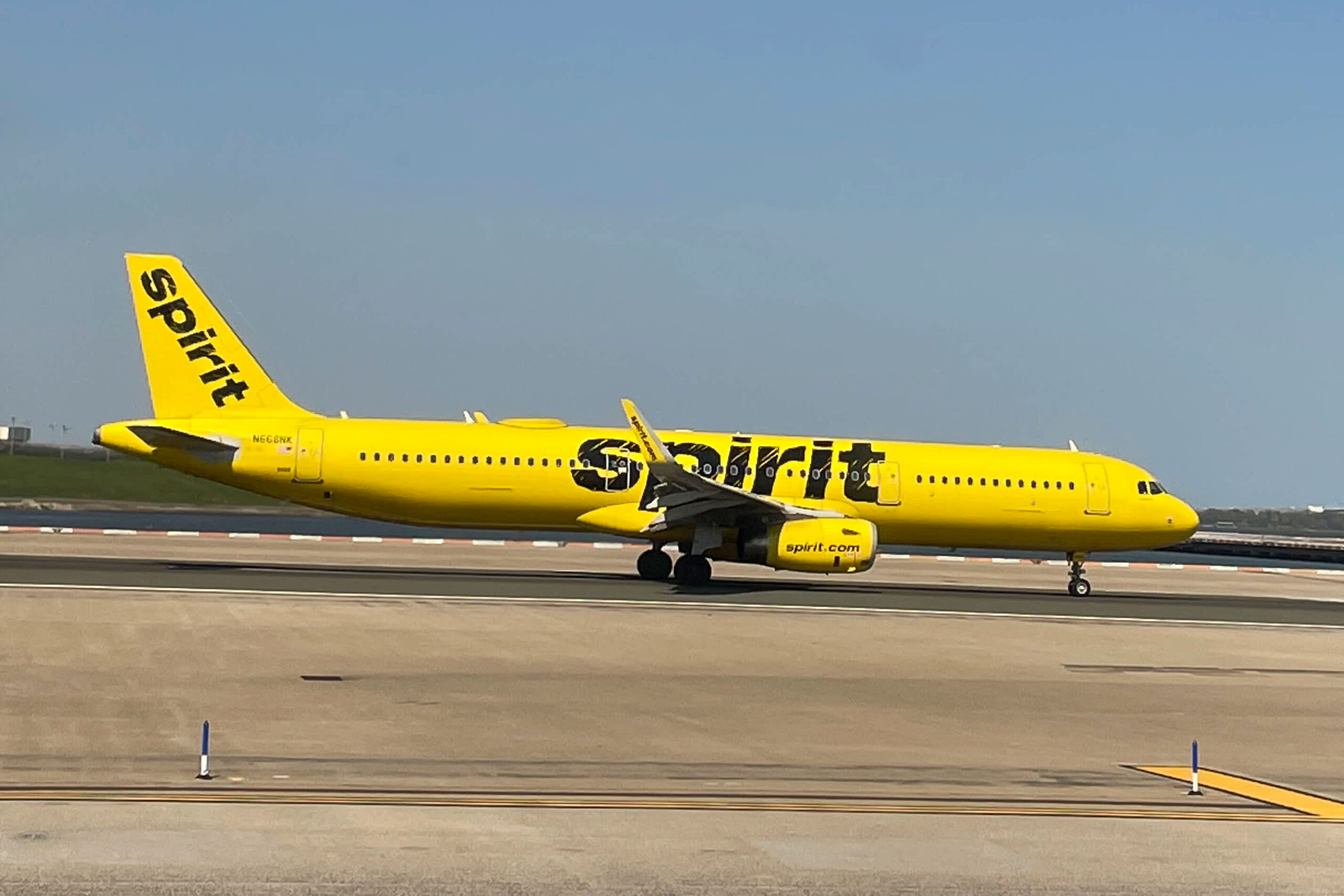 Očekávaný výpadek příjmů přiměl Spirit Airlines k revizi odhadu ztráty za 2. čtvrtletí