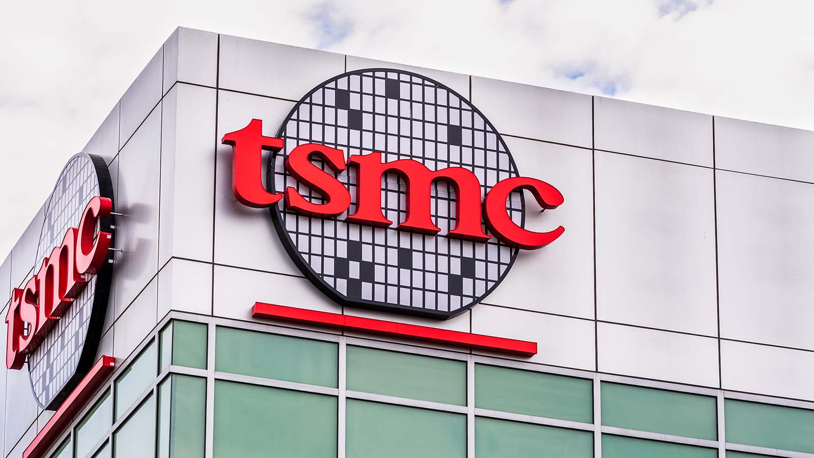 TSMC překonává odhady a upevňuje pozici lídra v oblasti umělé inteligence