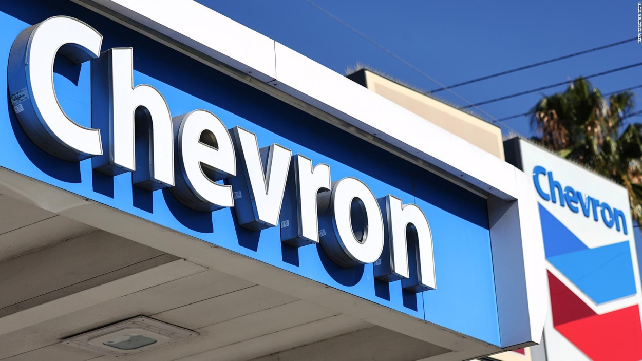 Chevron: stabilní dividendová investice nebo riziková sázka na ropný trh?