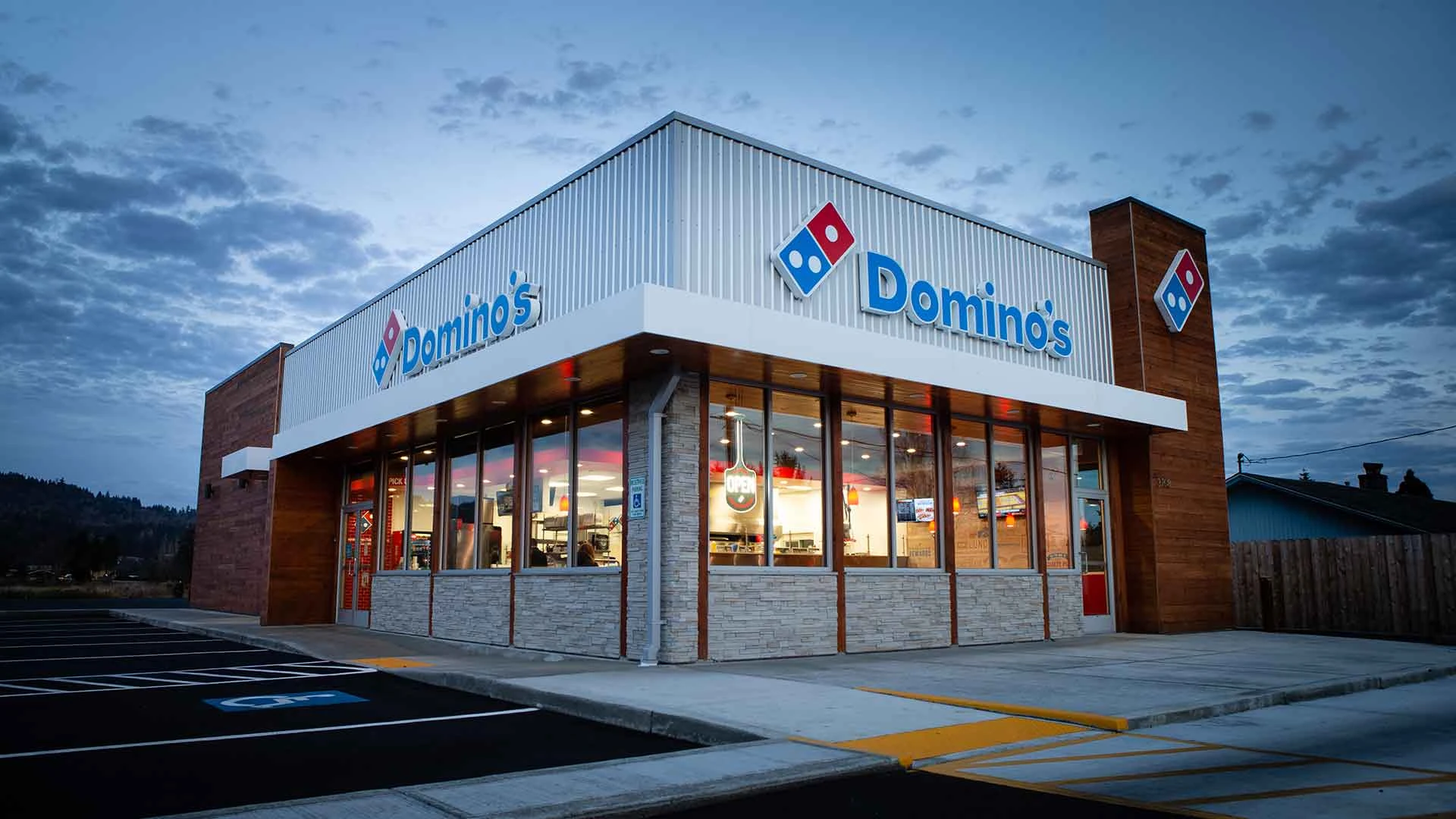 Zde jsou důvody, proč byste měli zvážit nákup akcií Domino’s Pizza