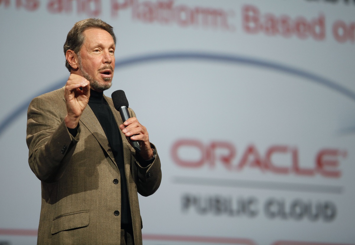 Larry Ellison završil úspěšný rok a akcie Oracle rostou nejvíce od dob dot-com boomu