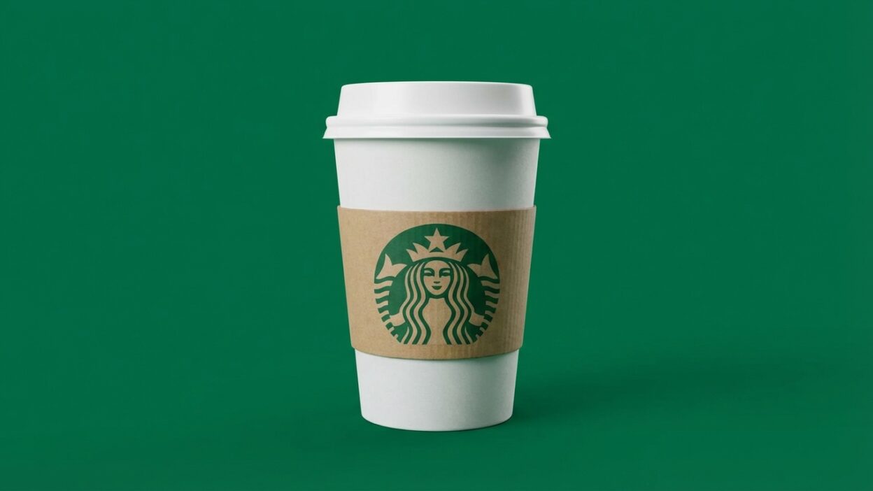 Starbucks se snaží zvrátit svůj osud, ale její strategie se jeví jako neúčinná