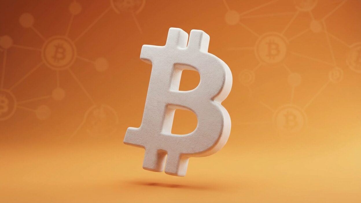 Bitcoin po propadu o 45 %: příležitost, nebo varovný signál?