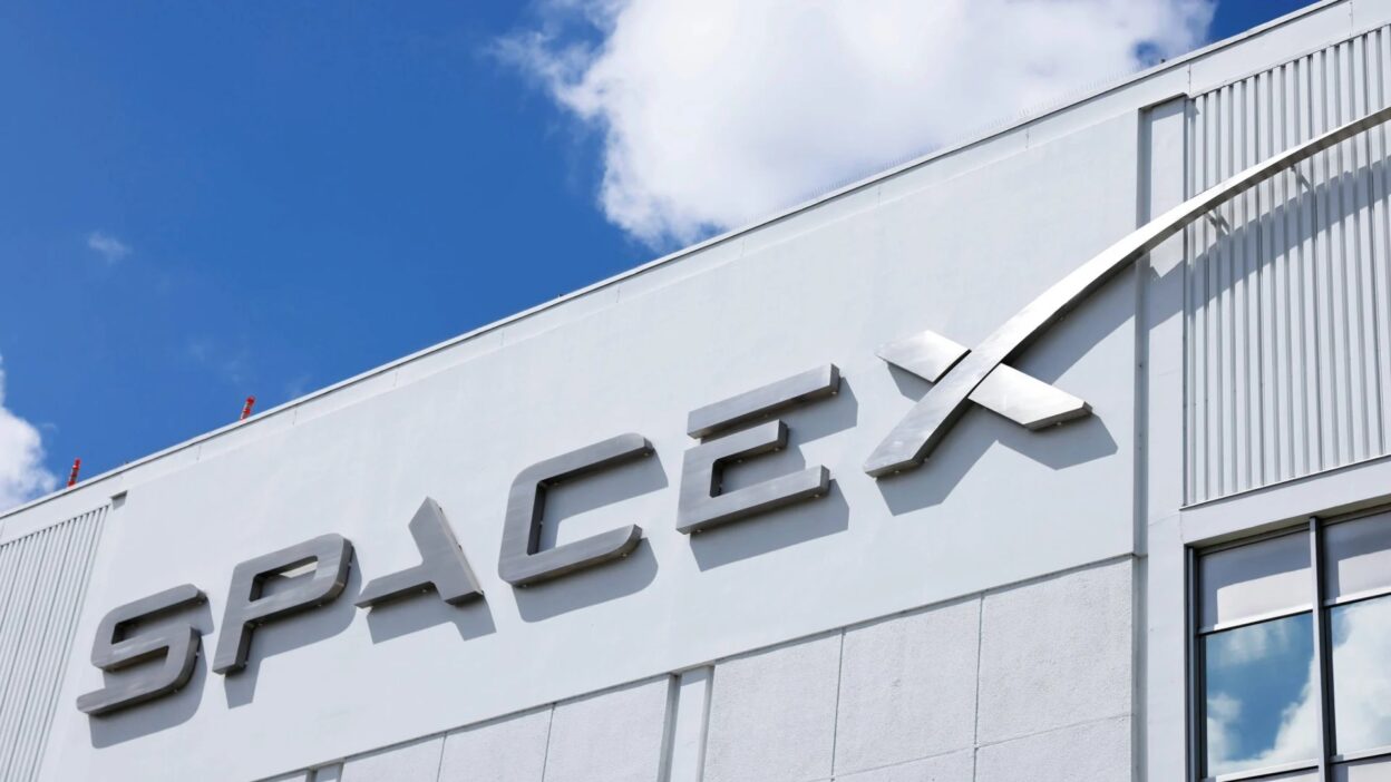 Investoři šílí kolem IPO SpaceX. Jaký může být dopad na trh